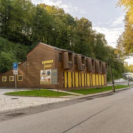 ** Kolkáreň 3* Vyhne